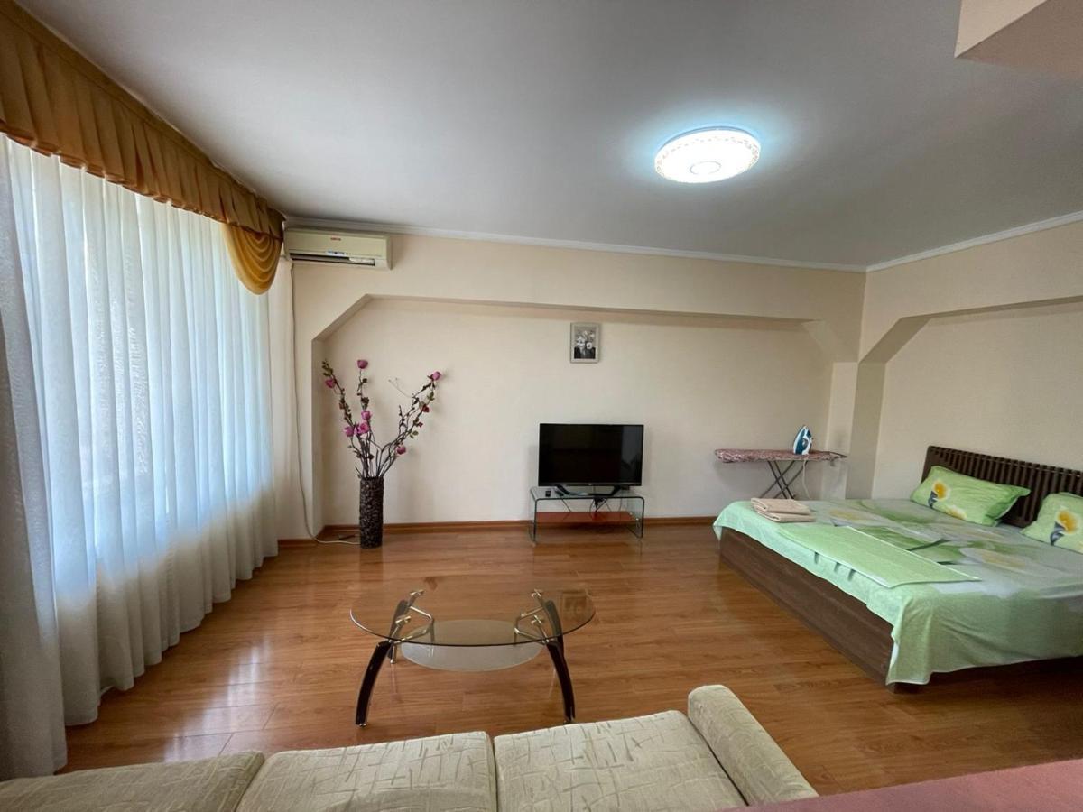 Flat Apartment Almaty Luaran gambar