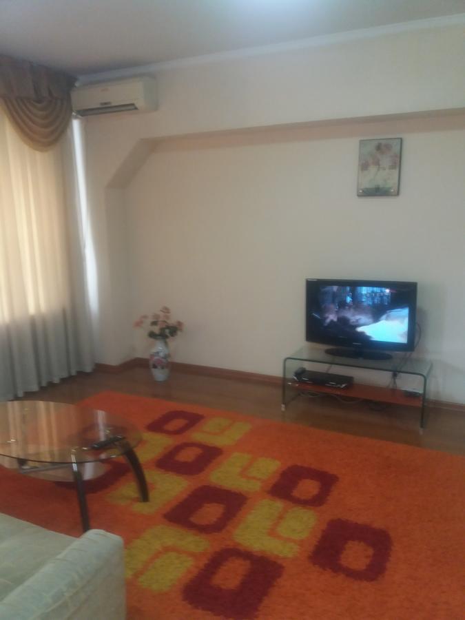 Flat Apartment Almaty Luaran gambar