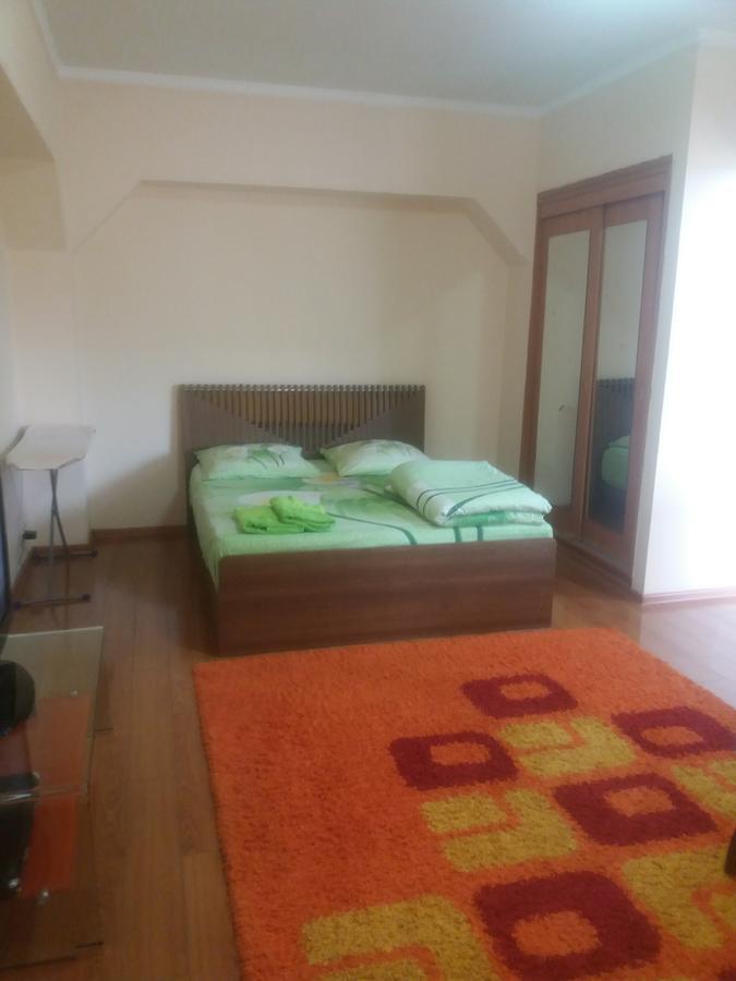 Flat Apartment Almaty Luaran gambar